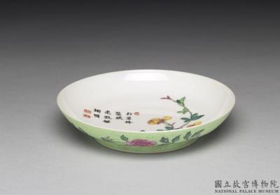 图片[2]-Dish with four-seasons flower inside a carved green exterior in falangcai painted enamels, Qianlong reign (1736-1795), Qing dynasty-China Archive